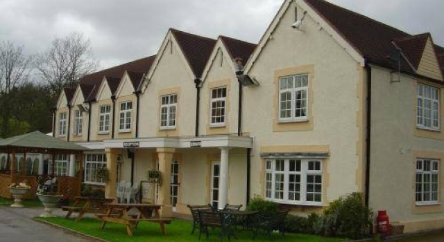 Gables Hotel & Restaurant