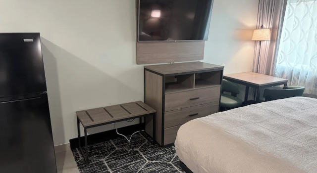 Двухместный люкс Red Lion Inn & Suites Kansas City