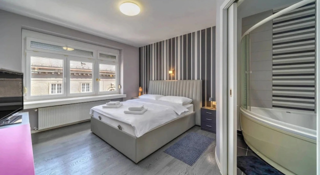 Апартаменты Silver Apartment With Hot Tub And Balcony