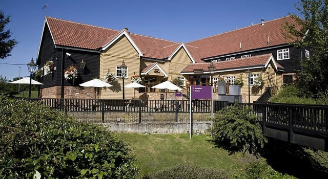 Premier Inn Basildon - East Mayne, Забронировать Отель Отели Англии 3 звезды, 3*