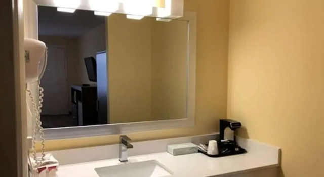Четырёхместный номер Standard Parkerton Inn
