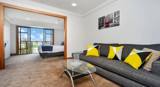 Metropolis 1 Bedroom with Parking