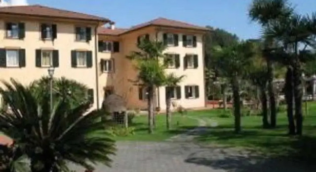 Hotel Cavalieri Del Mare, Boek Hotel Marina di Massa Apuana coast