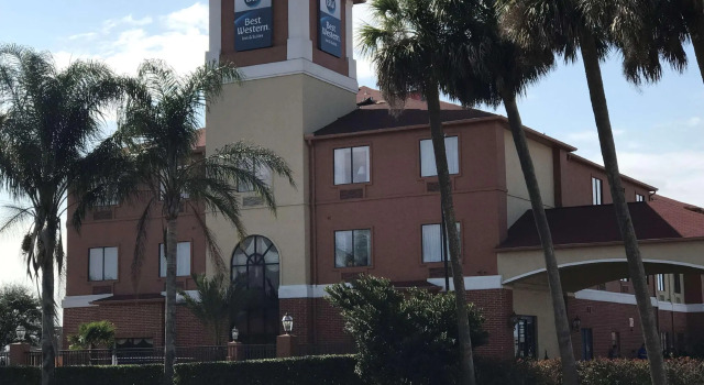 Кровать в общем номере Best Western Orange Inn & Suites