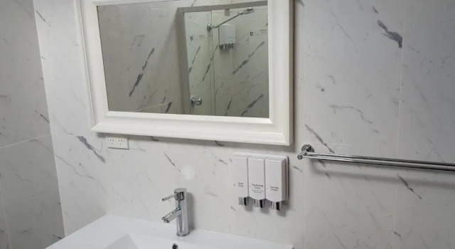 Четырёхместный номер Standard с видом на озеро Hibiscus Lakeside Motel