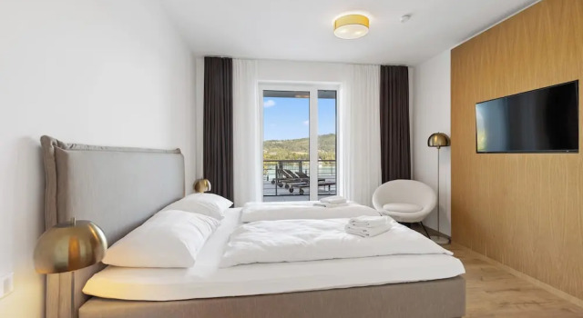 Апартаменты Luxury с балконом и с видом на озеро Maria Blick Lake View Apartments