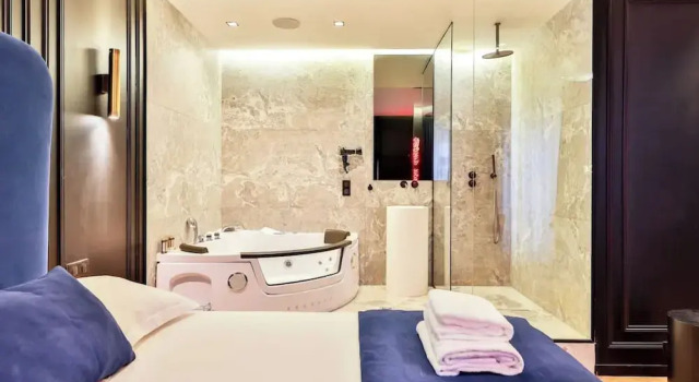 Wonderful Suite With AC Le Marais Beaubourg, Забронировать Апартаменты/квартира Париж Иль-де-Франс, рядом с Станция метро Rambuteau
