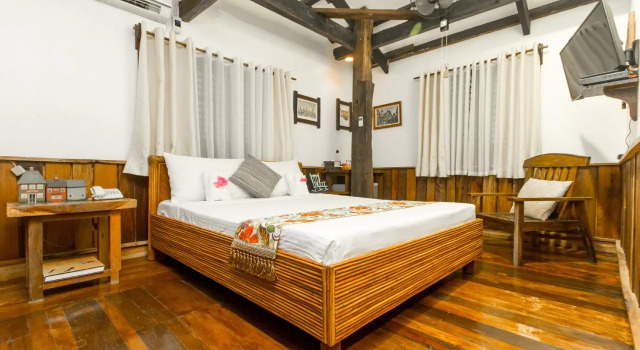 Oldwoods by the Sea Nature Resort, Buchen Sie Resort Bani Ilocos-Region