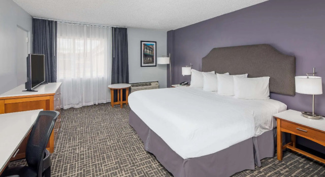 Двухместный номер Standard Wyndham Garden New Orleans Airport