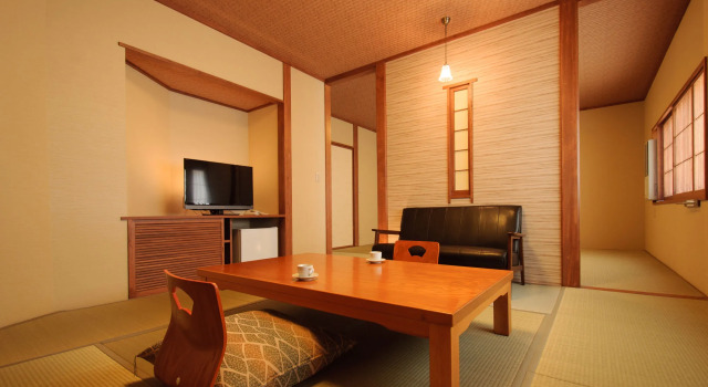 Kusatsu Onsen Ryokan Yoshinoya, Забронировать Отель Отели Кусацу с парковкой, рядом с Лыжный курорт Кусацу Онсэн, Парковка