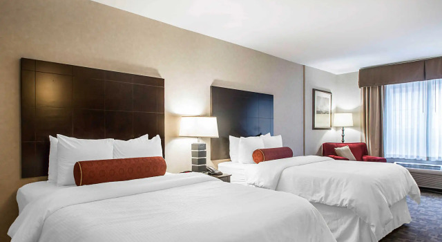 Номер Standard Clarion Inn Elmhurst - Oak Brook near I-88, I-290, I-294