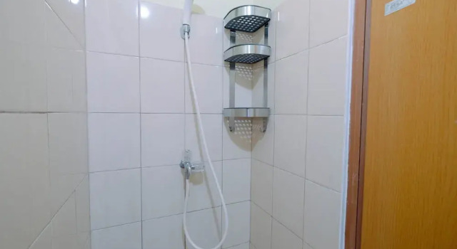 Номер Standard Tifolia Studio Apartment with Double Bed near LRT Station