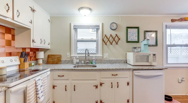 Коттедж с 3 комнатами Pet-friendly Long Beach Island Home: Walk to Beach