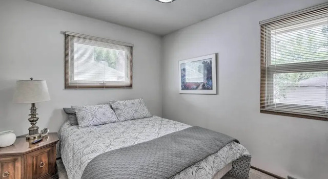 Коттедж Charming Rochester Home - 2 Mi to Mayo Clinic!