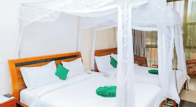 Standard double chambre avec balcon Five to Five Hotel
