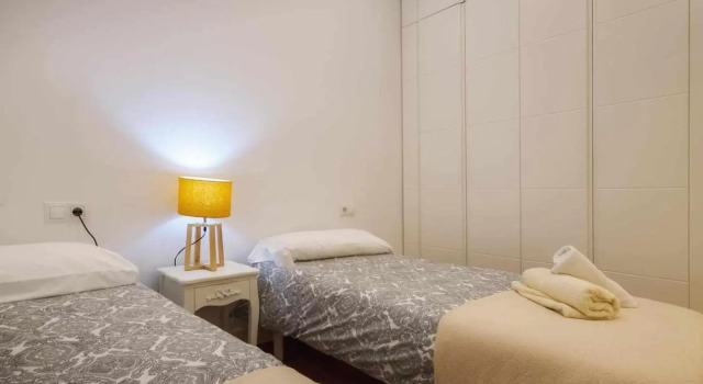 Estrena glamour guggenheim pinchos By urban hosts, Book Hotel Bilbao 