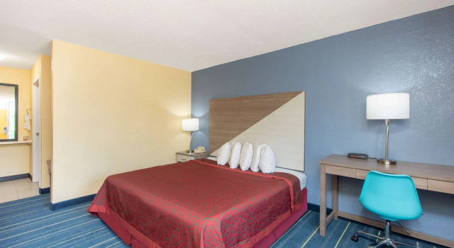 Days Inn by Wyndham Salem, Illinois