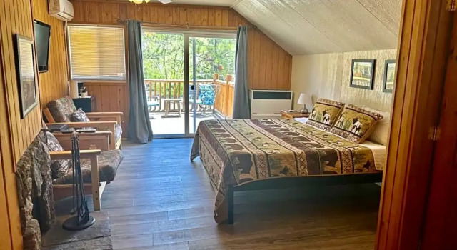Номер Standard с балконом Bear Creek Resort