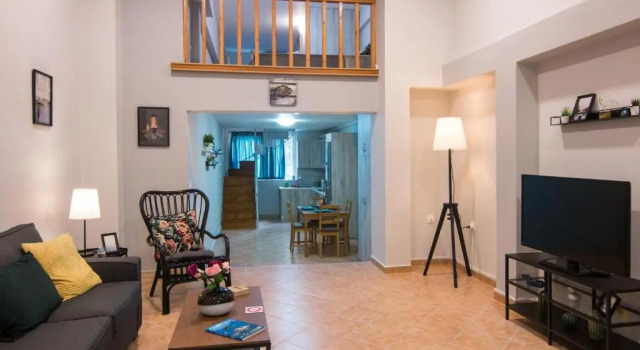 Апартаменты Loft renovated flat 5' from the old town Corfu