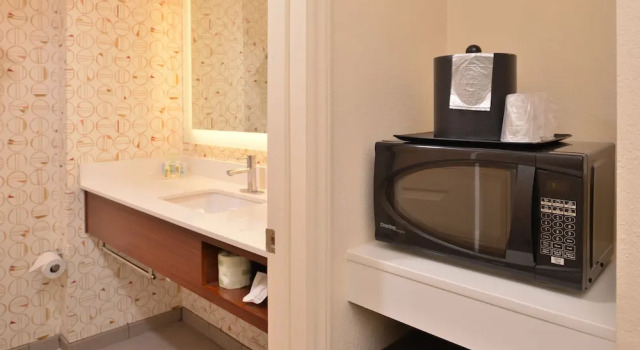 Четырёхместный номер Standard Holiday Inn & Suites Raleigh Cary by IHG