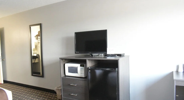 Suite Adams Inn and Suites