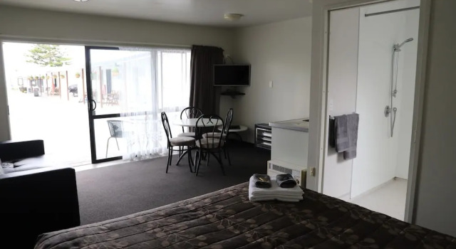 Двухместная студия Sierra Beachfront Motel