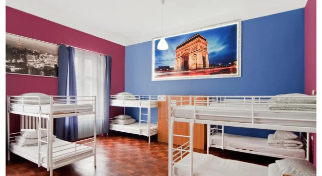 Кровать в общем номере One World Hostel