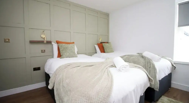 Апартаменты Deluxe North Road New Luxe Flats with Parking