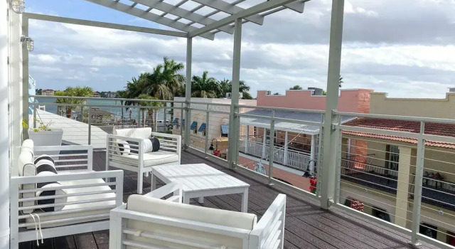 Люкс Deluxe с 2 комнатами Berkeley Beach Club