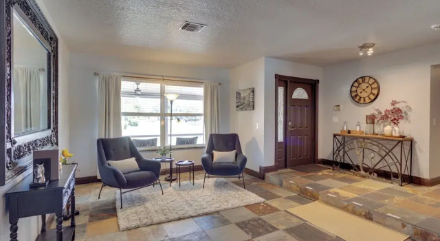 Коттедж с 4 комнатами Spacious Wellington Vacation Rental - Private Pool