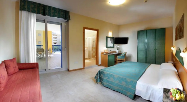 Четырёхместный номер Standard Hotel Bellevue