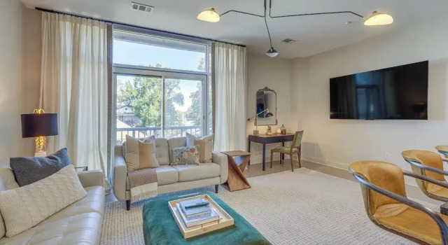 Walk to UA Campus: Apt w/ Secure Parking!, Réserver Appartement Tuscaloosa Alabama