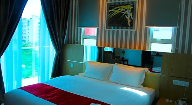 Люкс Premier с балконом и с видом на реку 906 Premier Hotel