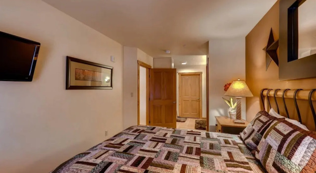 2 Bedroom Colorado Vacation Rental in River Run Village with Pool and Hot Tub Access, Book Lejlighed Hoteller i Keystone med pool, Swimmingpool