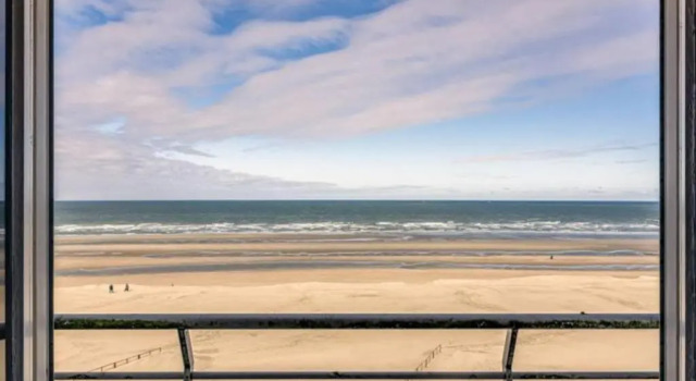 Appartment with frontal sea view with 3 bedrooms, Prenota Hotel Koksijde 