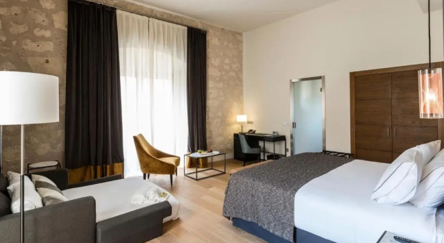 Трёхместный номер Áurea Convento Capuchinos by Eurostars Hotel Company