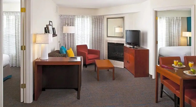 Четырёхместный люкс с 2 комнатами Residence Inn® by Marriott® Baton Rouge South