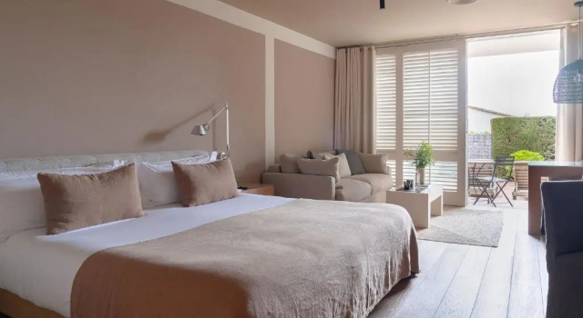 Люкс с видом на сад Mas de Torrent Hotel & Spa, Relais & Châteaux