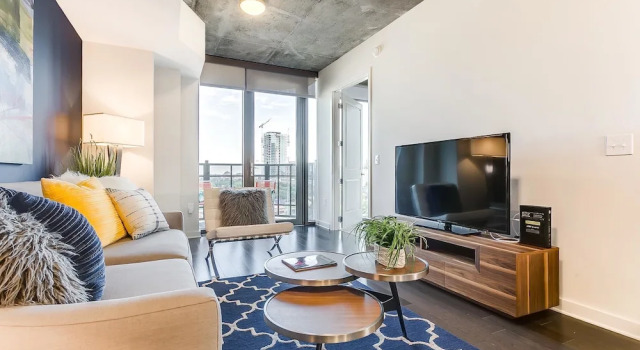 Plush 1BR w/ Pool + Gym in Victory Park