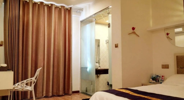 Handsome Guesthouse, Book Hotel Hotels in Yibin with Parking, Parking