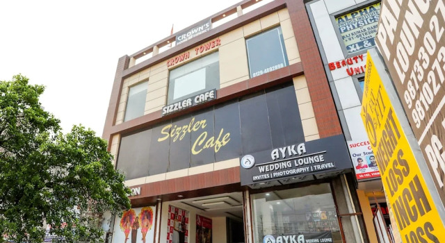 OYO 22825 Hotel Crown Stay inn