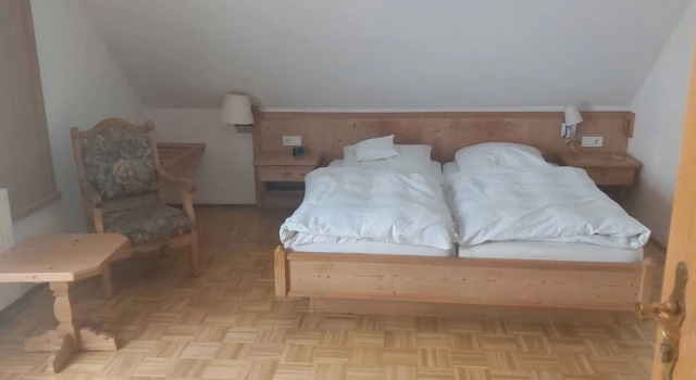 Hotel Pension Am Engelsberg, Varaa Hotelli Hotellit Baijeri pysäköinnillä, Pysäköinti