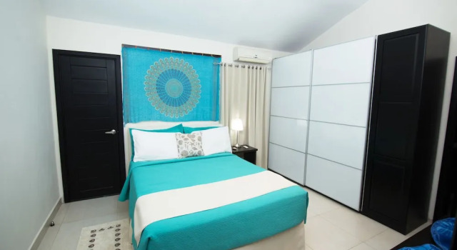 Коттедж Luxury с видом на бассейн Colibri Boutique Hotel