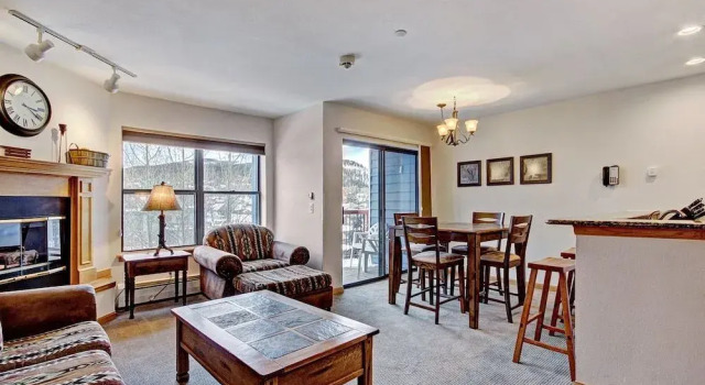 River Mtn Lodge E320, Rezerwuj Hotel Hotele w Vail Ski z basenem, Basen