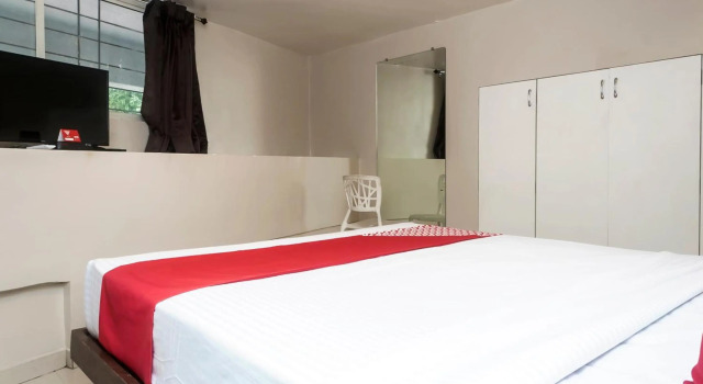 OYO 18340 Grand Pune