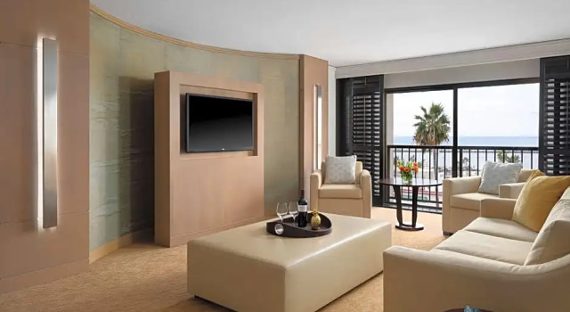 Двухместный люкс Presidential Sonesta Redondo Beach and Marina