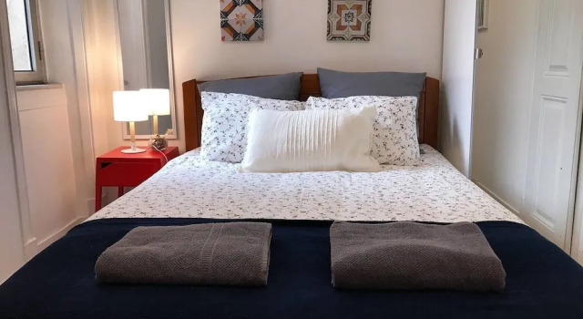 Gonçalves Crespo Rooms, Забронировать Отель Лиссабон Эстремадура, рядом с Станция метро Sao Sebastiao — Проспект Герцога Авила