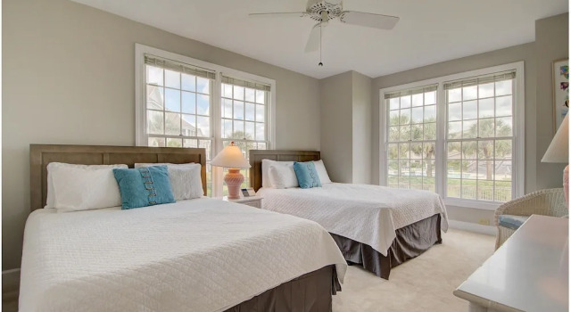 #v100 Dillard 3 Bedrooms 3 Bathrooms Villa, Book Villa Sommerhuse i Debordieu Colony, Hytte
