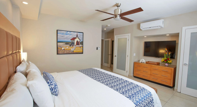 Люкс с 2 комнатами Divi Dutch Village Beach Resort