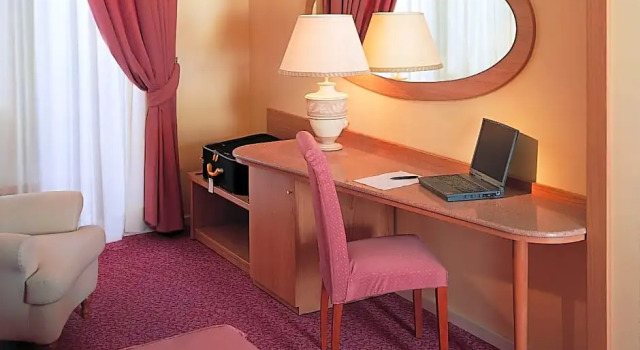 Трёхместный номер Deluxe Park Hotel Villa Fiorita